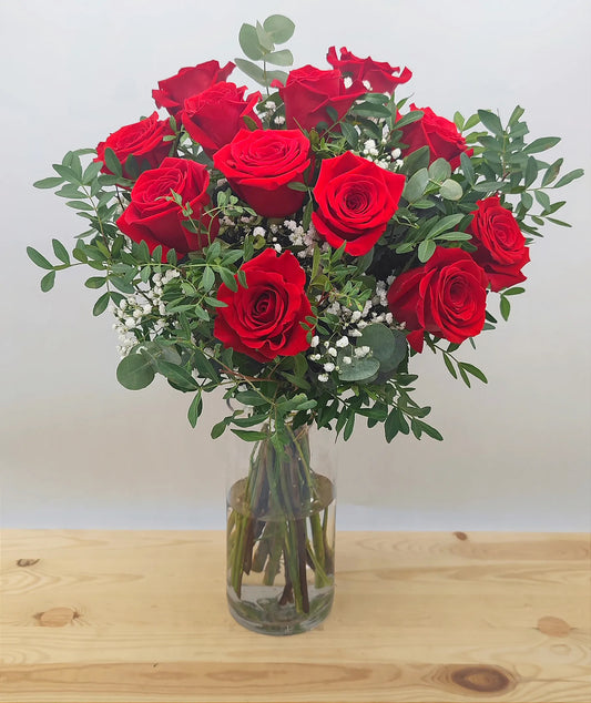 Ramo de 12 rosas rojas