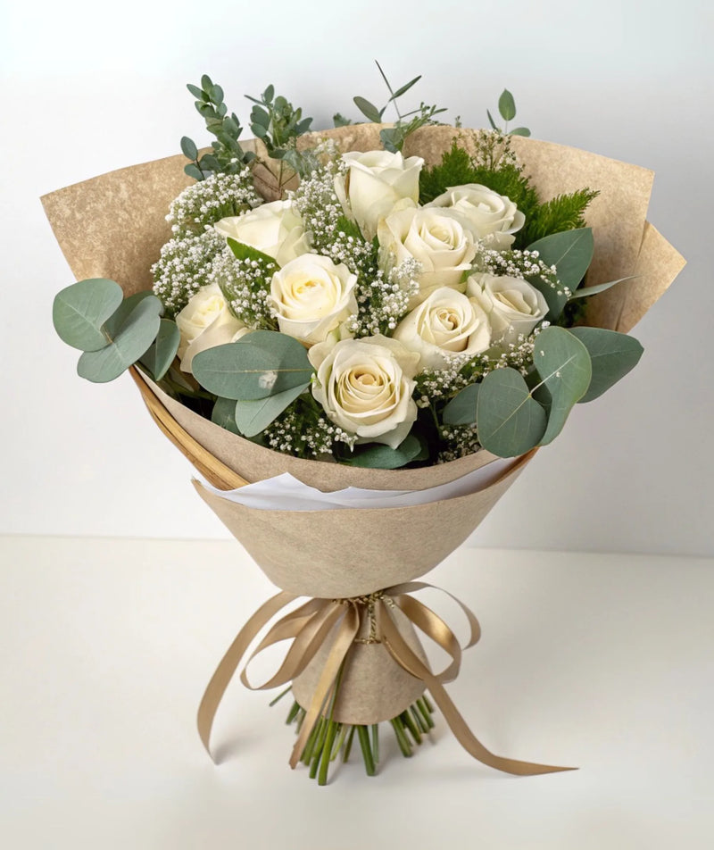 RAMO DE ROSAS BLANCAS | 12, 18 Ó 24 uds en Madrid