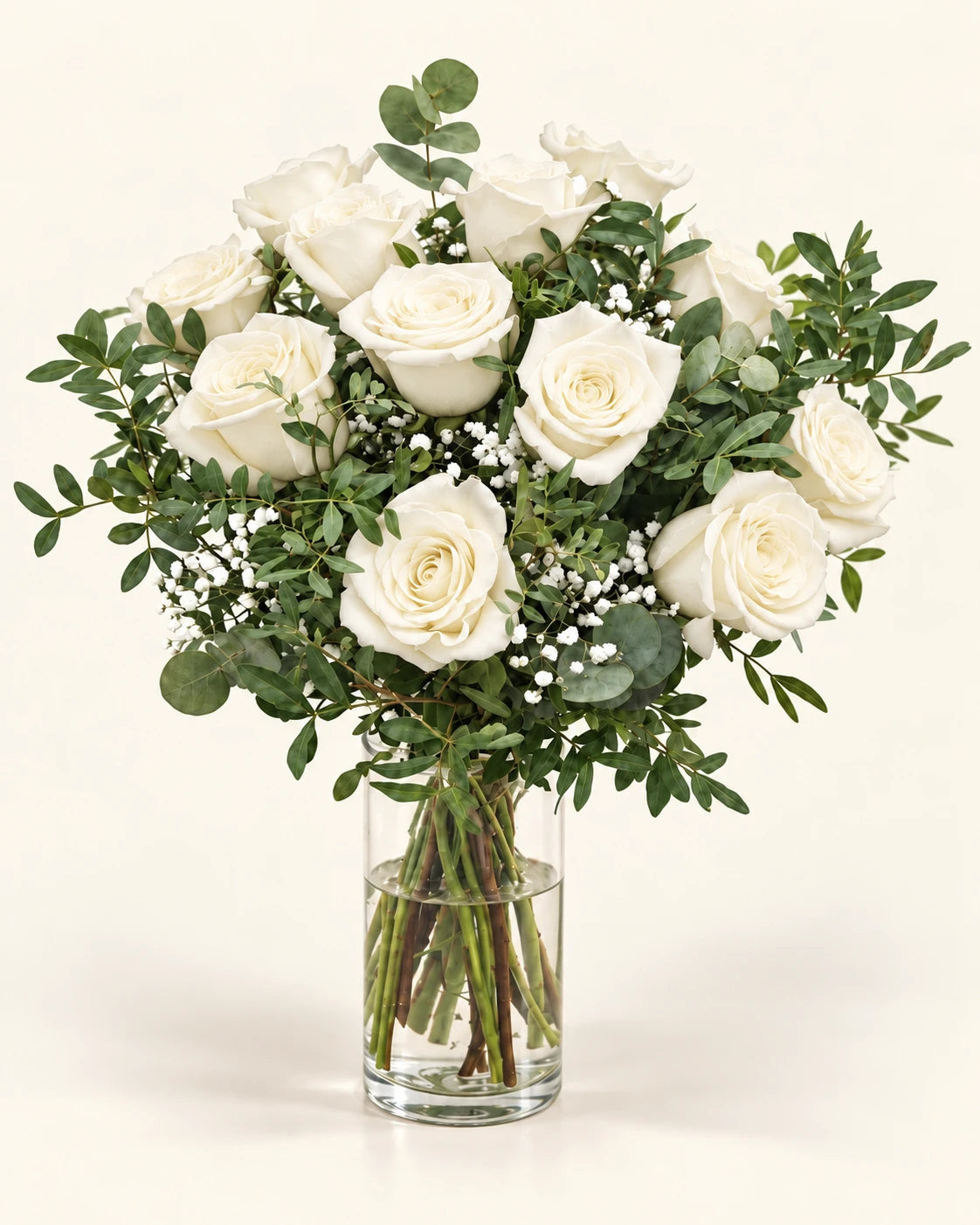Ramo de 12 rosas blancas para enviar en Madrid