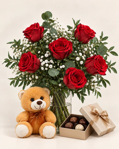 Ramo romántico con 6 rosas rojas, bombones y peluche en Flores La Paz