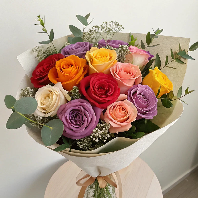 RAMO DE ROSAS MULTICOLOR | 12 ROSAS – programar entrega en Madrid