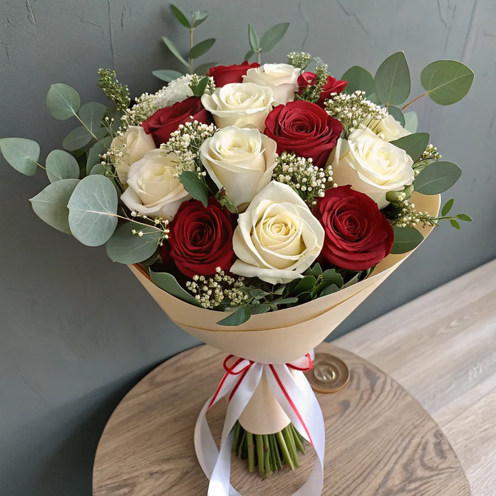 RAMO DE ROSAS ROJAS Y BLANCAS | 12 ROSAS