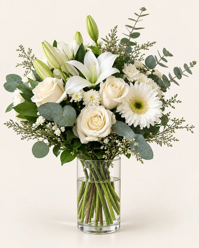 FREYA | RAMO DE LIRIOS, ROSAS, GERBERAS BLANCAS