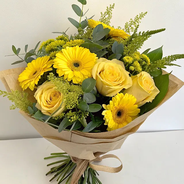 Ramo Amarella de gerberas y rosas amarillas – Envío en el día en Madrid