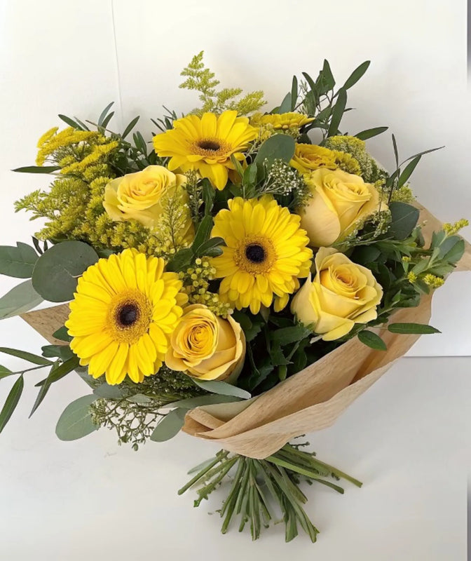 Ramo de flores AMARELLA | RAMO DE GERBERAS Y ROSAS AMARILLAS con entrega a domicilio en Madrid - Flores La Paz