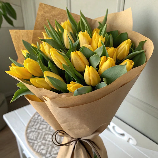 RAMO DE TULIPANES AMARILLOS
