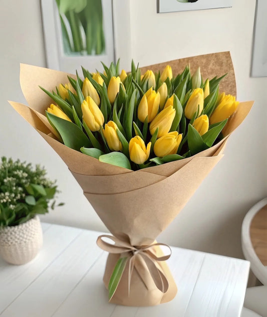 RAMO DE TULIPANES AMARILLOS